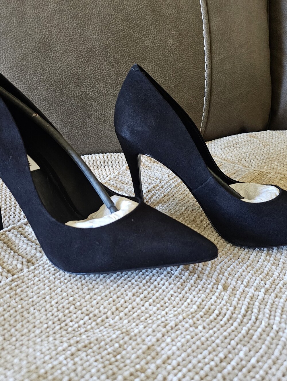 Brand New in Box! Steve Madden Black Suede Pointed-Toe Stiletto Pumps – Size 8M - Picture 3 of 7